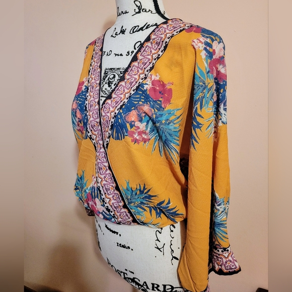 Free Flying Tomato Yellow Floral Faux Wrap Kimono Sleeve Cropped Top, Boho EUC S - Picture 2 of 11